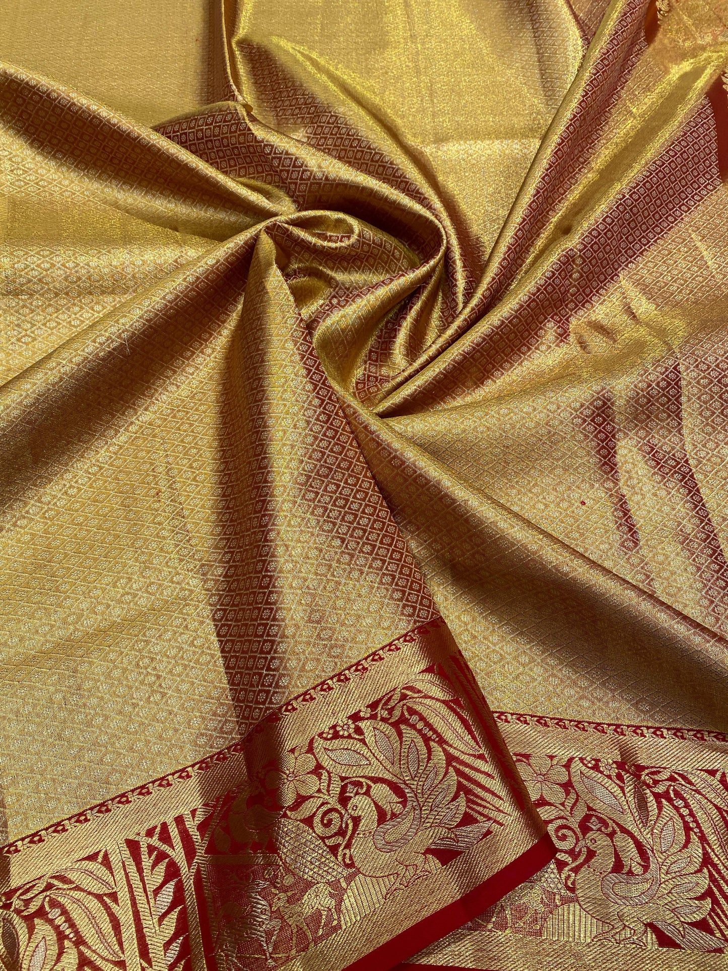 HANDWOVEN KANJIVARAM SAREE