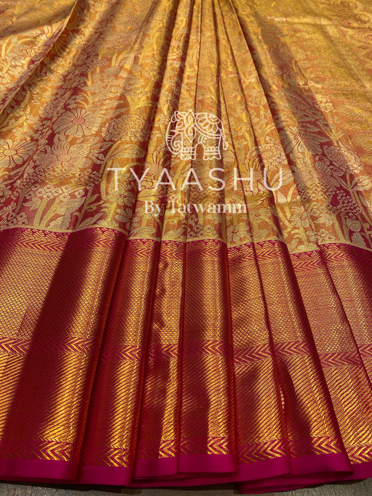GOLDEN FLORAL ZARI KANJIVARAM SAREE