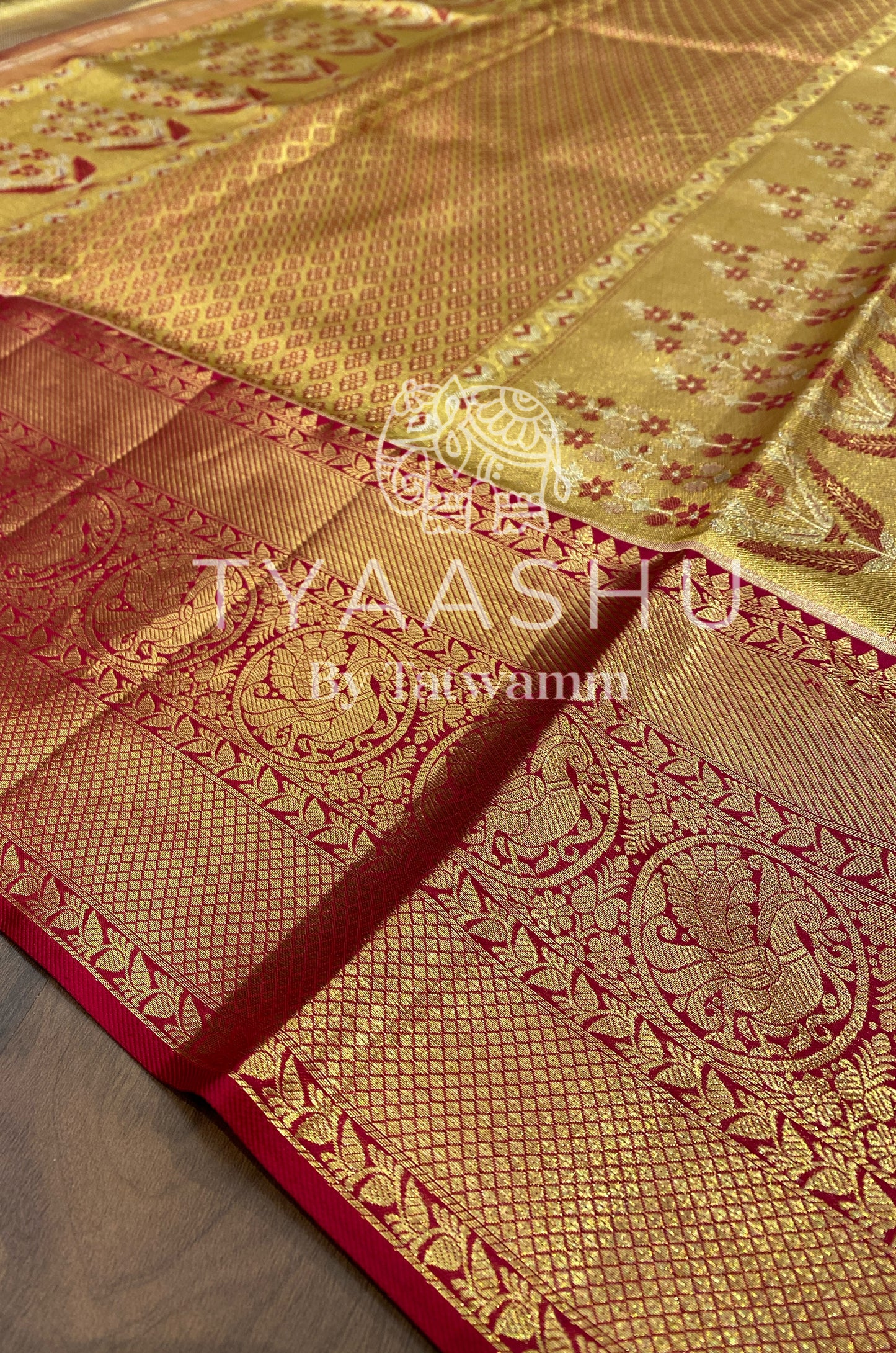 HANDWOVEN KANJIVARAM SAREE
