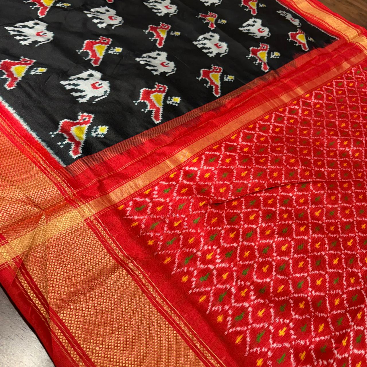 KRSNAMBARA RAKTAREKHA IKKAT