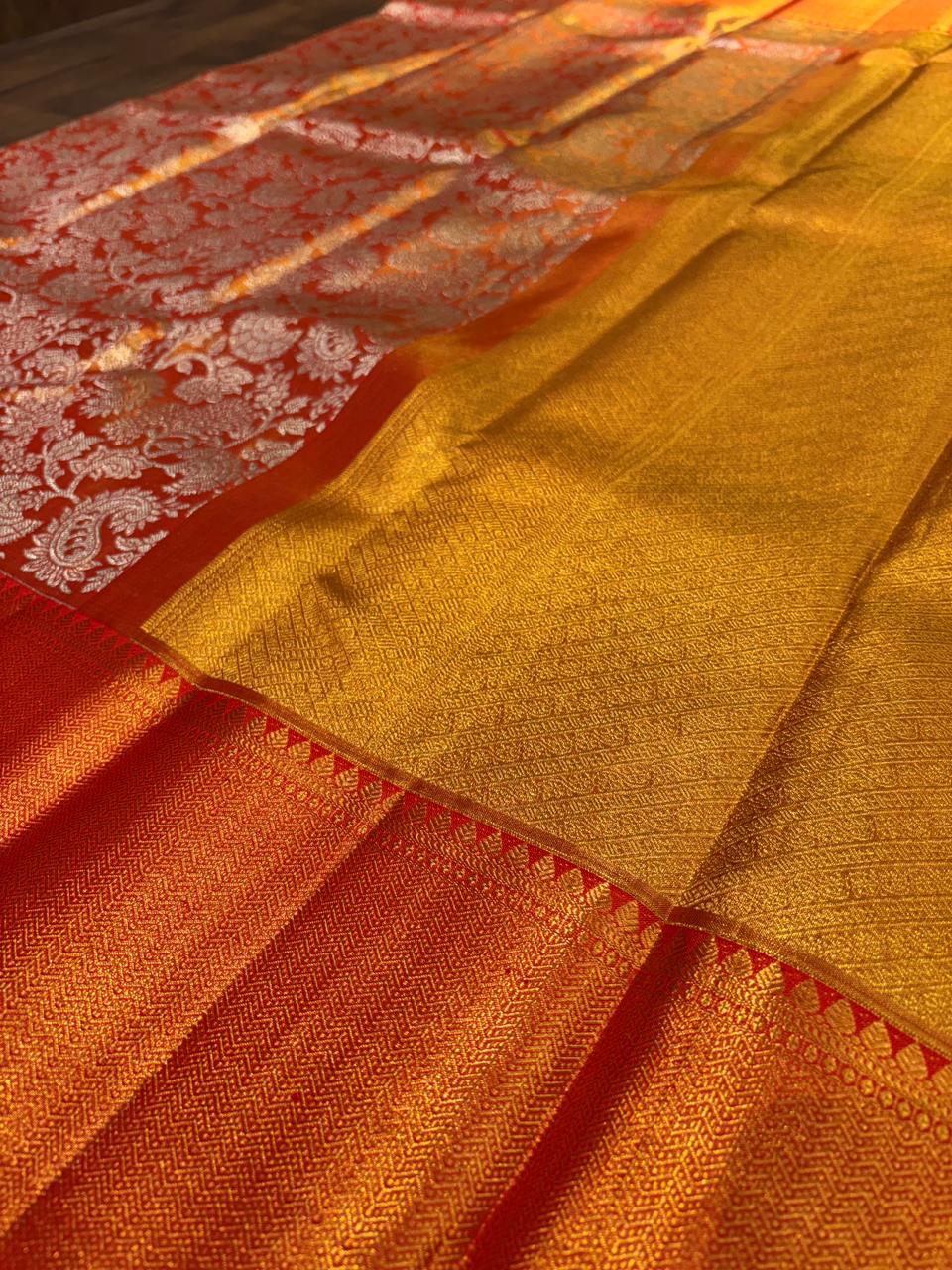 KANAKAAMBARA PATTU