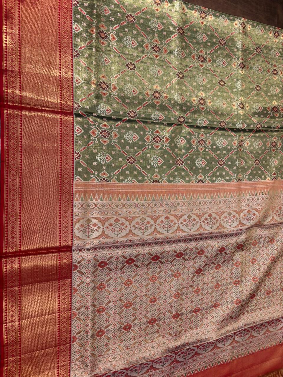 HARITARAGININ SAREE