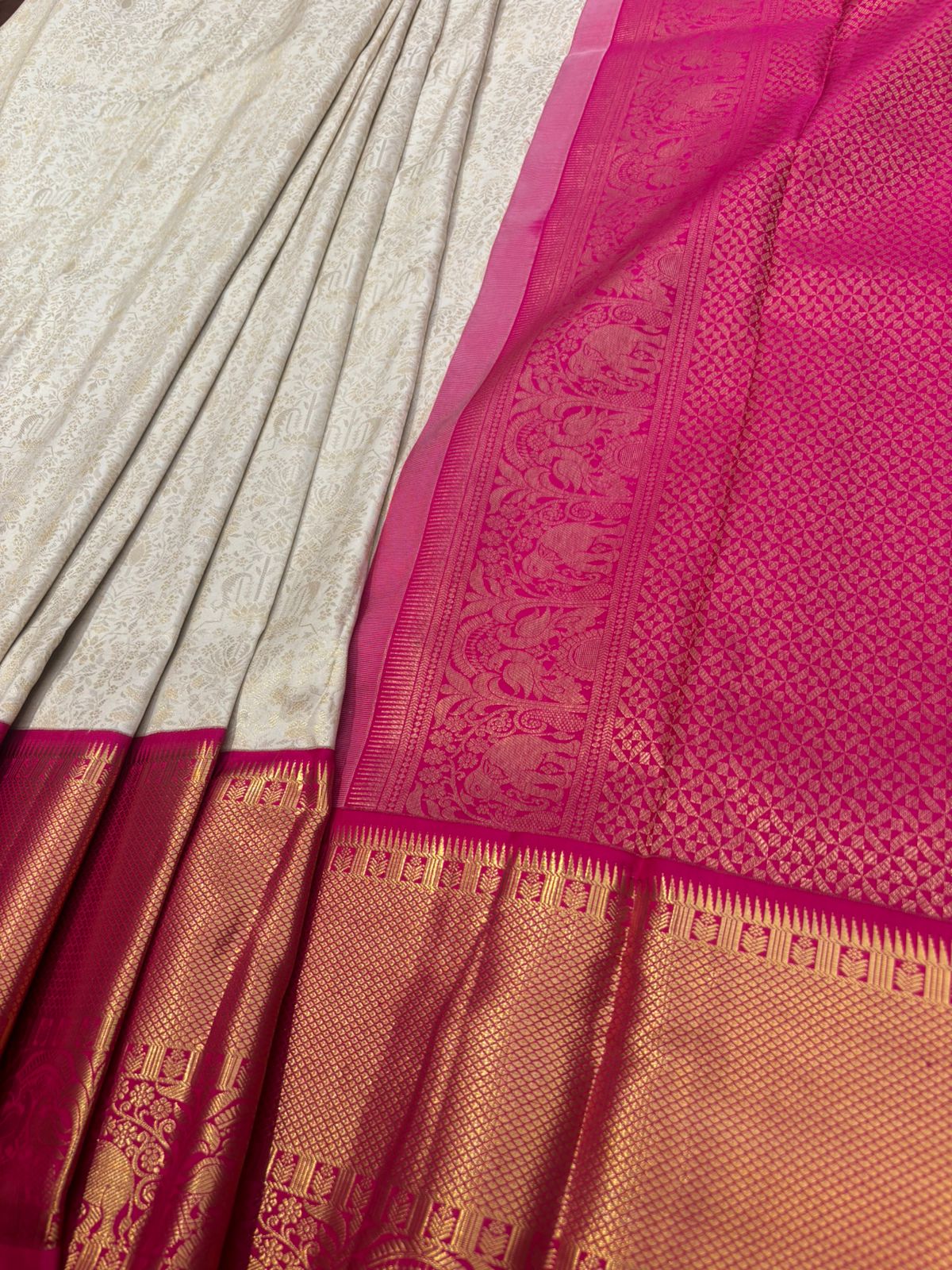SVETARAGINI PATTU SAREE