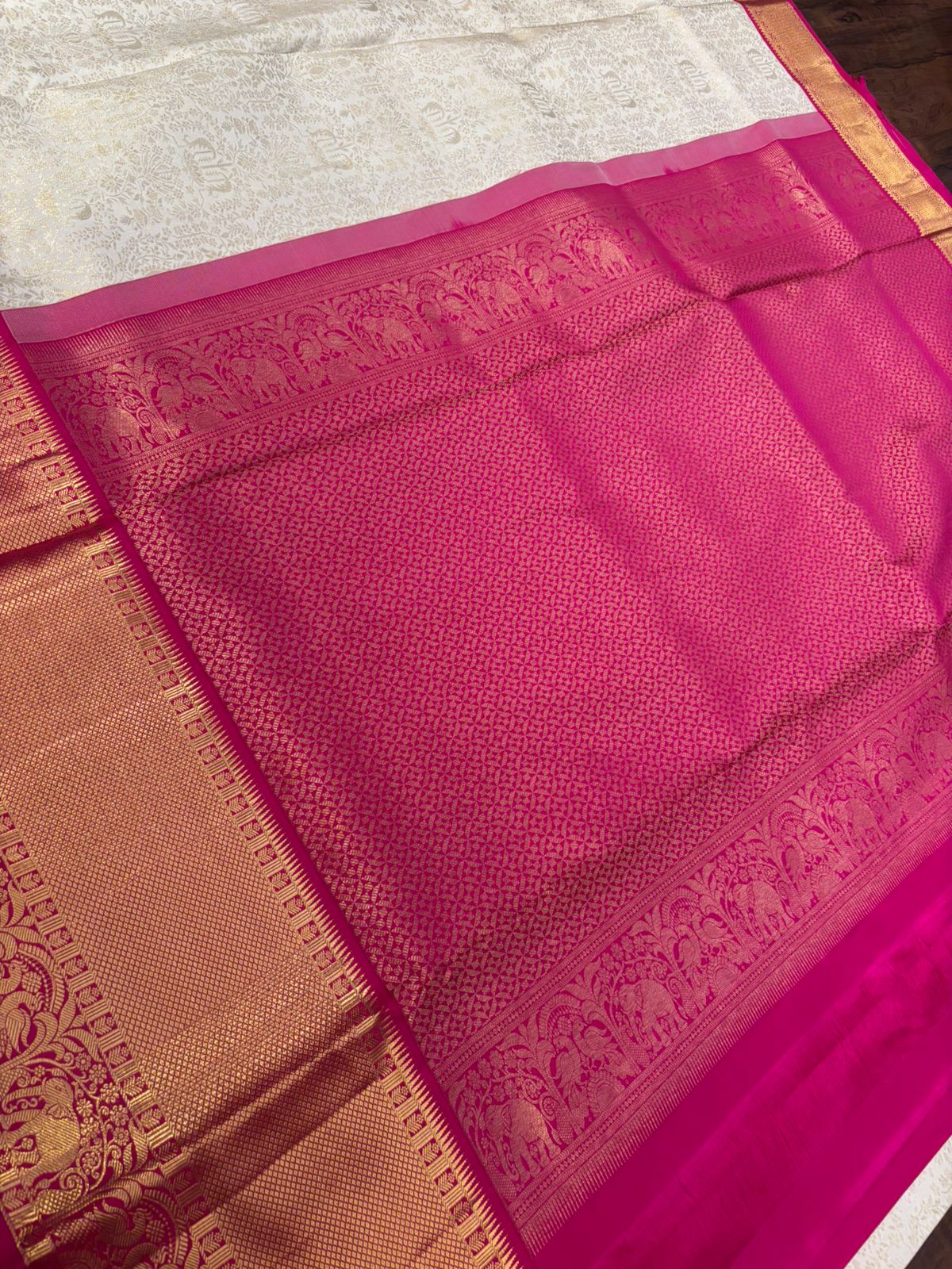 SVETARAGINI PATTU SAREE